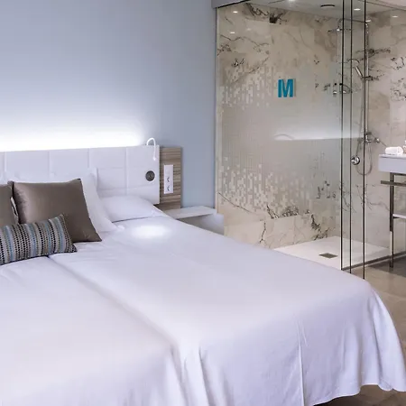 Monica 4* 坎布里尔斯