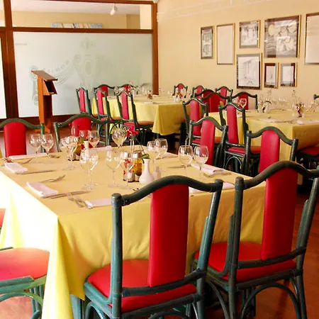 酒店 Monica 坎布里尔斯