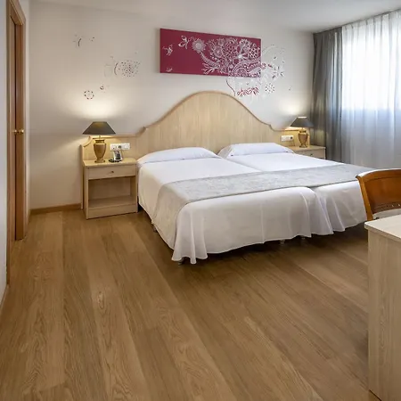 Monica 4* Камбрильс