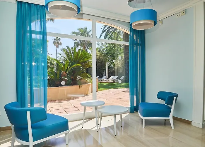 Monica Hotel