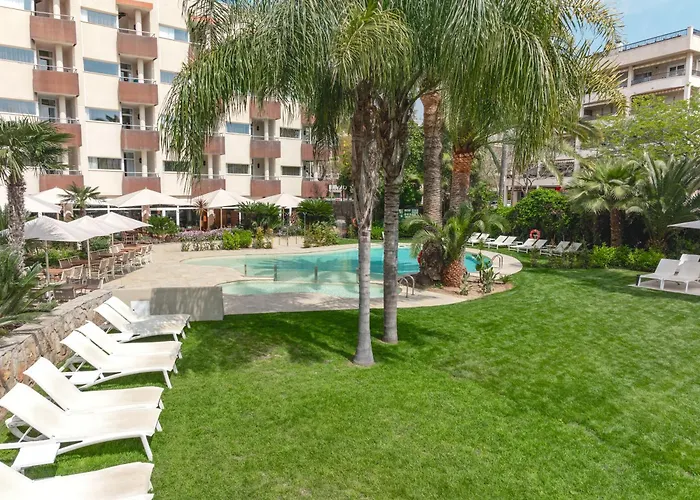 Monica 4* كامبريلس