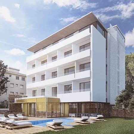 Monica Hotel 4*