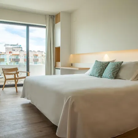Monica Hotel