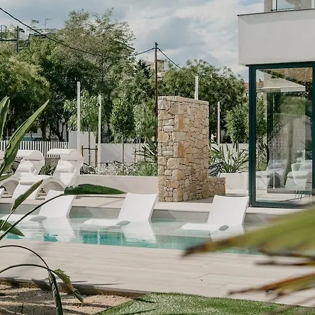 Monica Hotel
