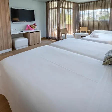 Monica Hotel