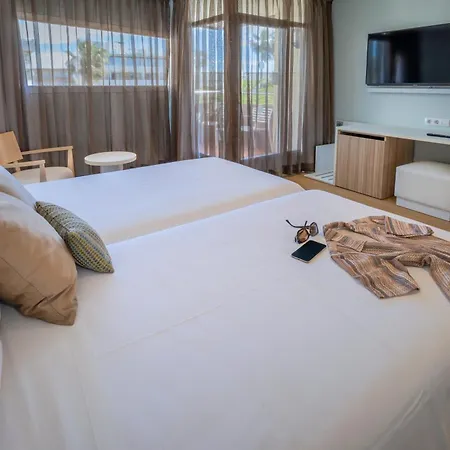 Monica Hotel 4*