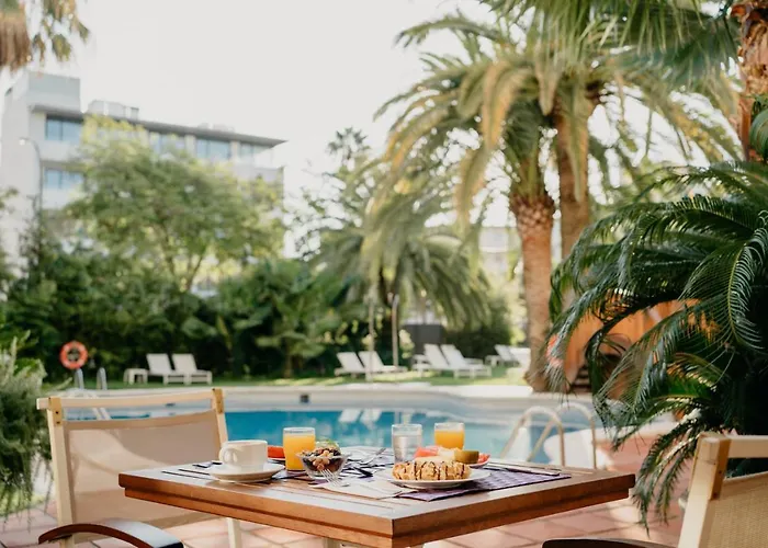 Monica 4* Камбрильс